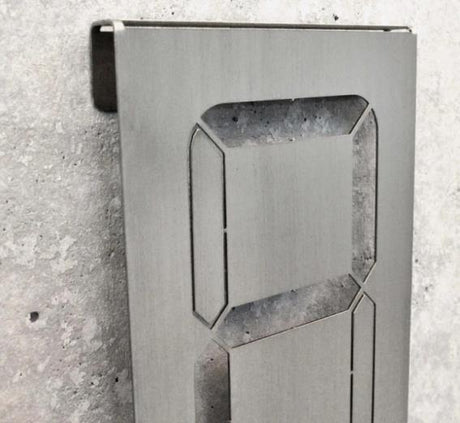 Edelstahl hausnummer "7 SEGMENT" 190x110x1 Unive