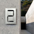 Edelstahl hausnummer "7 SEGMENT" 190x110x1 Unive