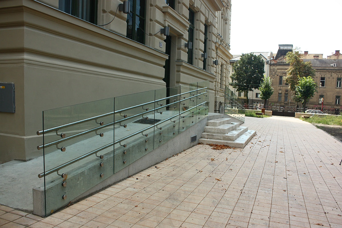 Halter für Glas